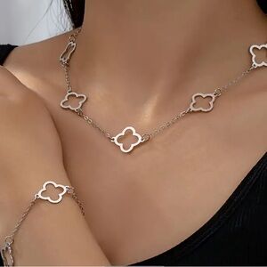 Clover necklace and bracelet set Silver plated